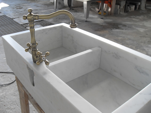 lavabo-in-marmo-bianco-carrara-scatolato-1.jpg